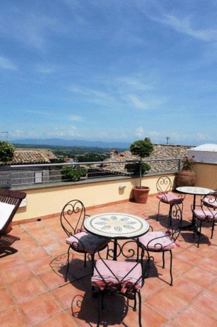 Hotel Urbano V Montefiascone Exteriér fotografie