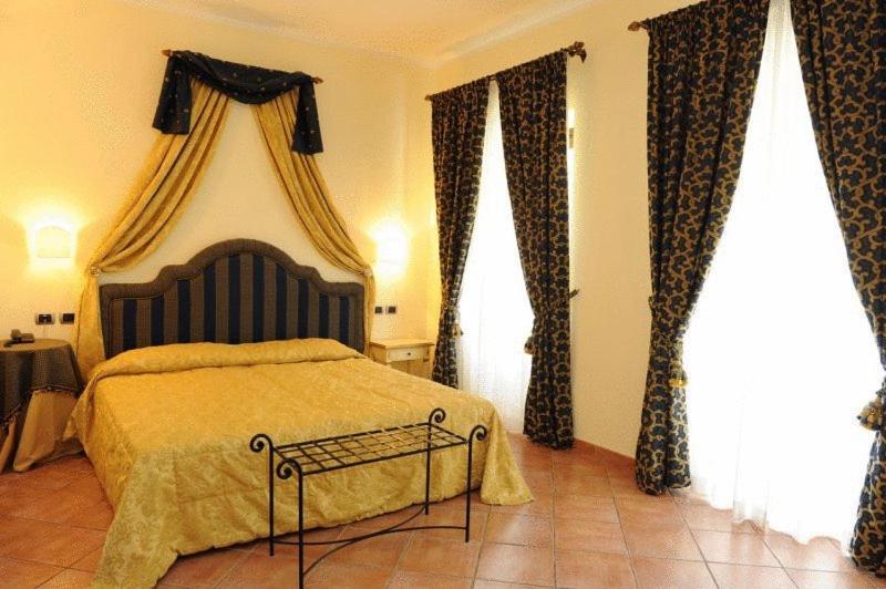 Hotel Urbano V Montefiascone Exteriér fotografie
