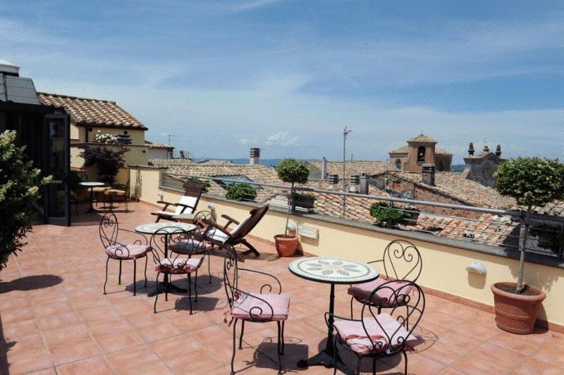 Hotel Urbano V Montefiascone Exteriér fotografie