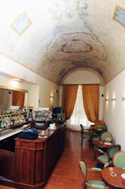 Hotel Urbano V Montefiascone Exteriér fotografie
