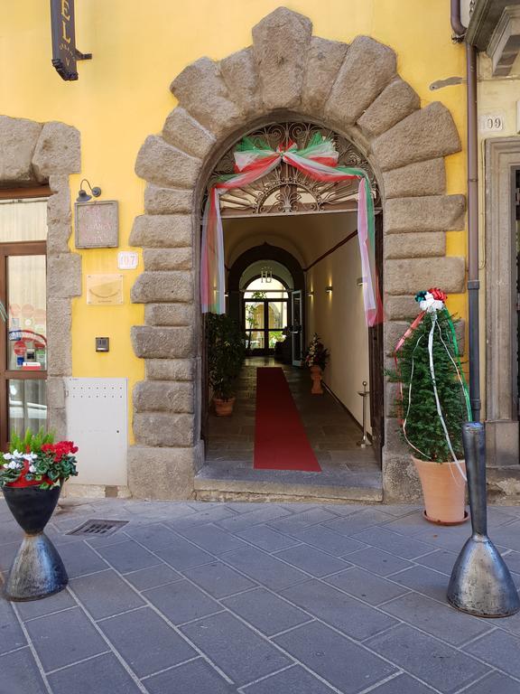 Hotel Urbano V Montefiascone Exteriér fotografie