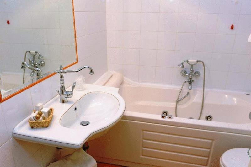 Hotel Urbano V Montefiascone Pokoj fotografie