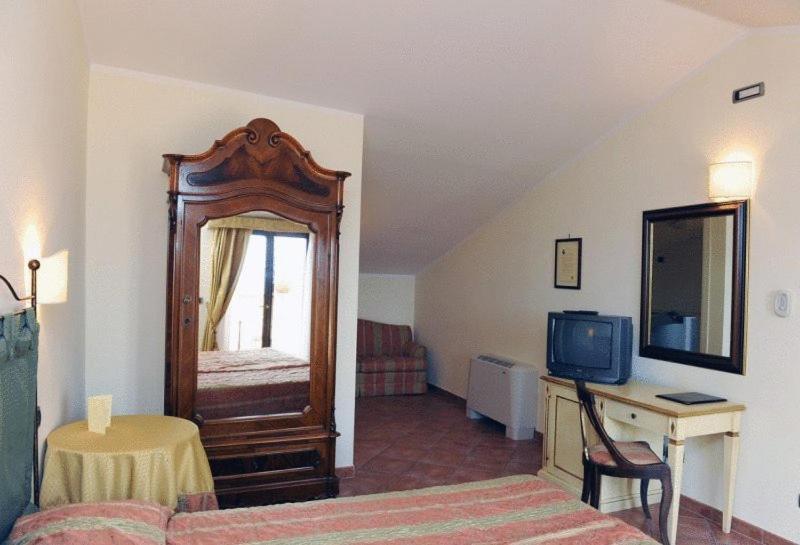 Hotel Urbano V Montefiascone Pokoj fotografie